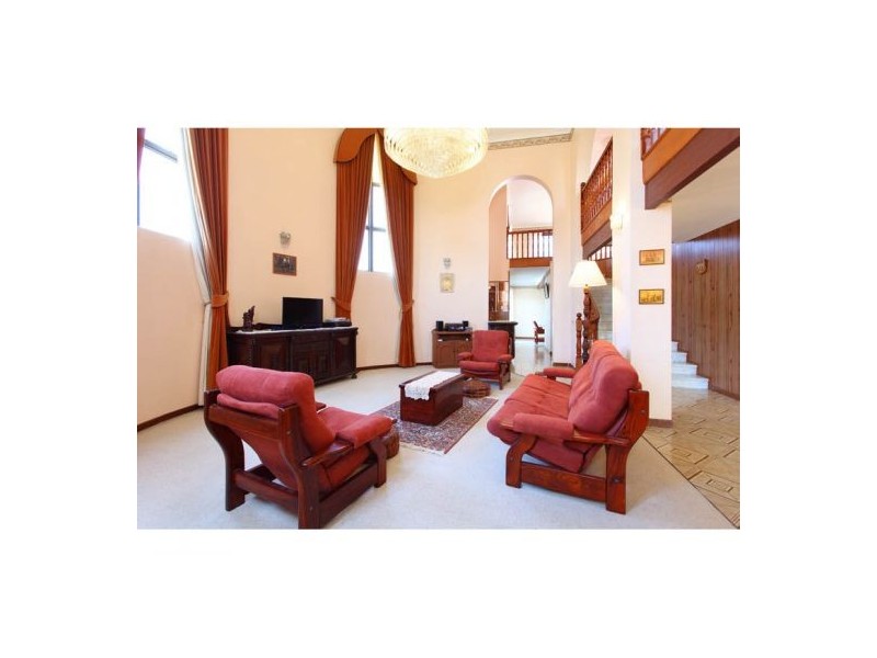 25 Edred Street, Carindale QLD 4152