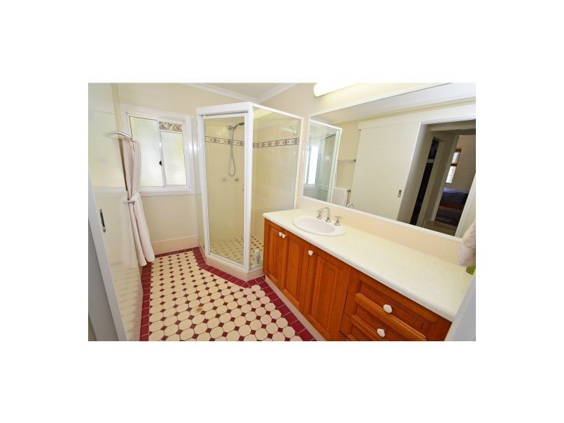 70 Mountain Street, Mount Gravatt QLD 4122