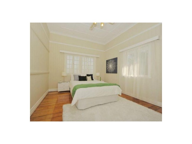 92 Delville Avenue, Moorooka QLD 4105