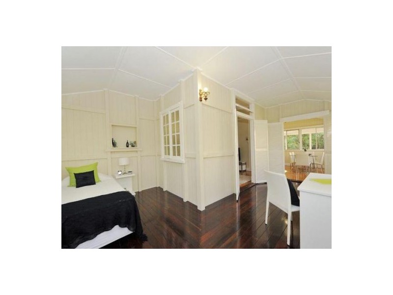 92 Delville Avenue, Moorooka QLD 4105