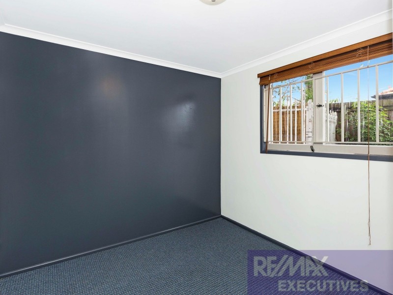 8b Brinawa Street, Camp Hill QLD 4152