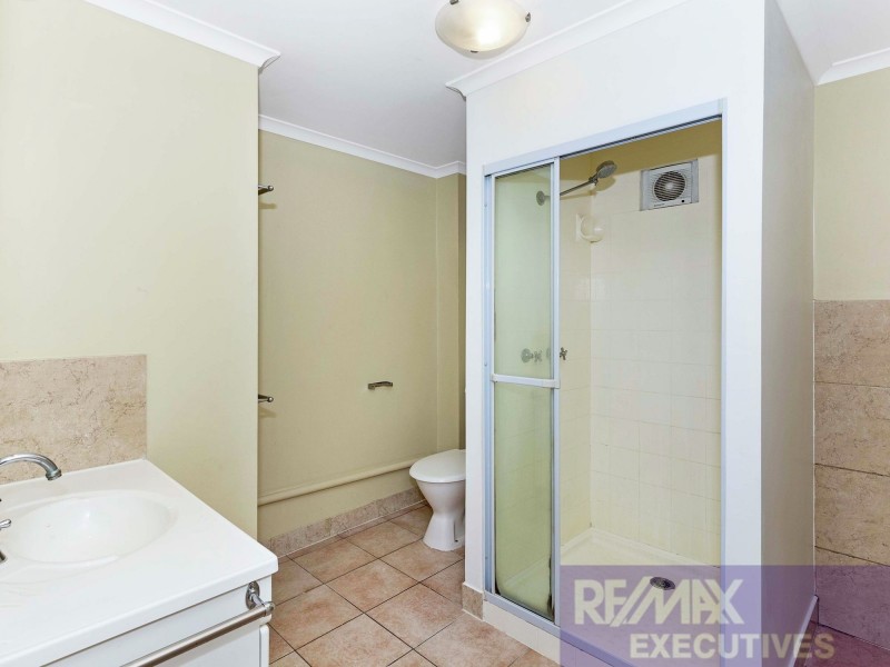 8b Brinawa Street, Camp Hill QLD 4152
