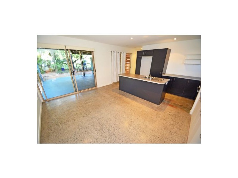 28 Churchill Street, Woolloongabba QLD 4102