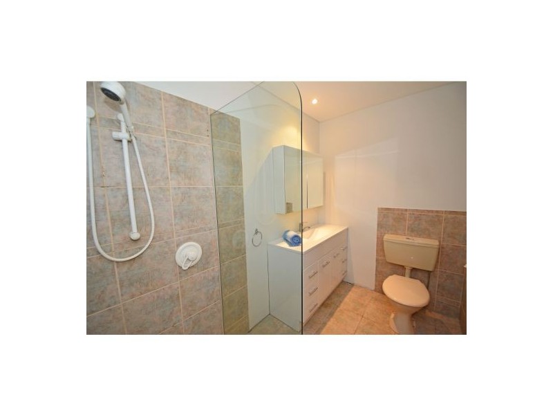 28 Churchill Street, Woolloongabba QLD 4102