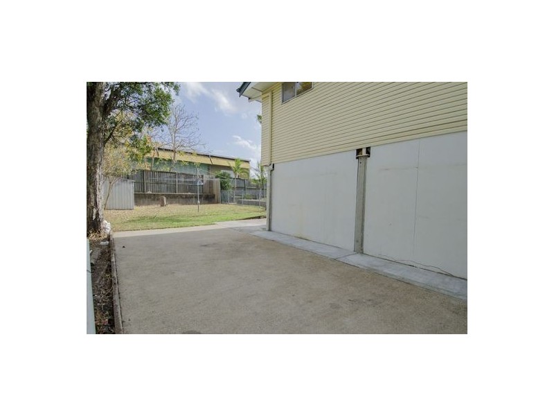 54 Grout Street, Macgregor QLD 4109