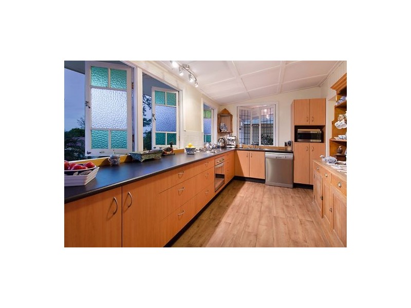 6 The Crescent, Coorparoo QLD 4151