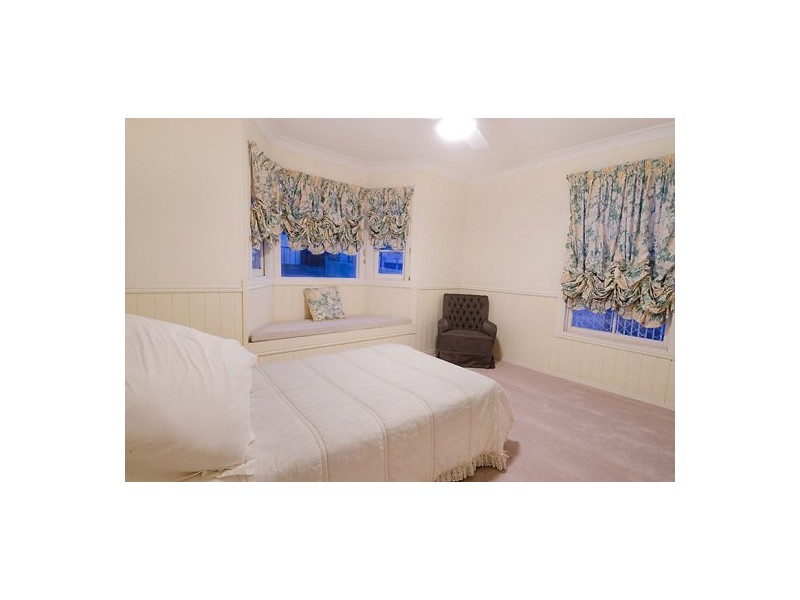 6 The Crescent, Coorparoo QLD 4151