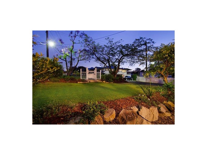 6 The Crescent, Coorparoo QLD 4151