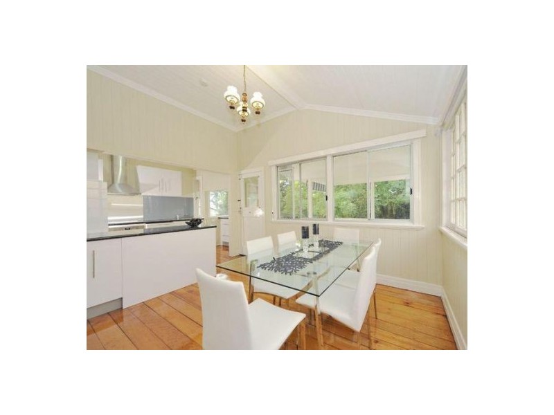 92 Delville Avenue, Moorooka QLD 4105