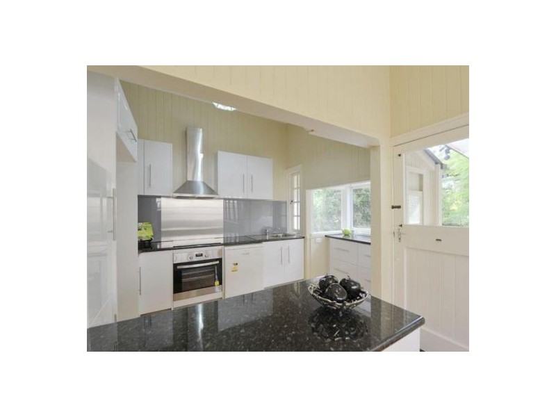 92 Delville Avenue, Moorooka QLD 4105