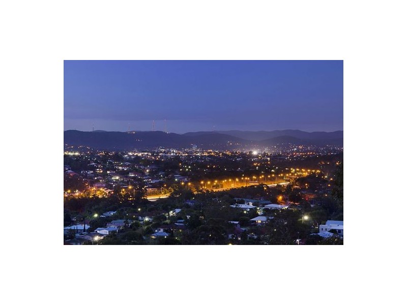 65 Kneale Street, Holland Park West QLD 4121