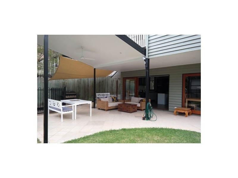63 Pembroke Road, Coorparoo QLD 4151