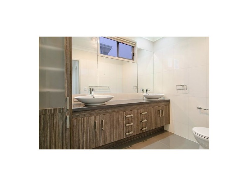 23 Cambridge Street, Carina Heights QLD 4152