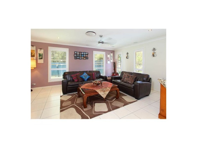 13 Farsley Place, Manly West QLD 4179