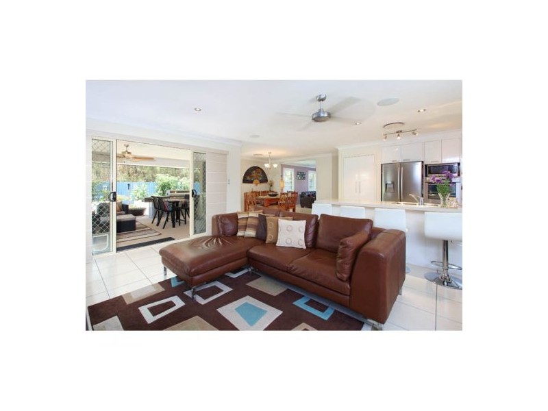 13 Farsley Place, Manly West QLD 4179