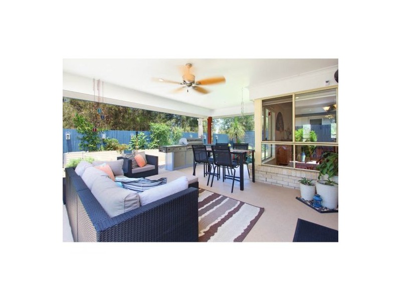 13 Farsley Place, Manly West QLD 4179