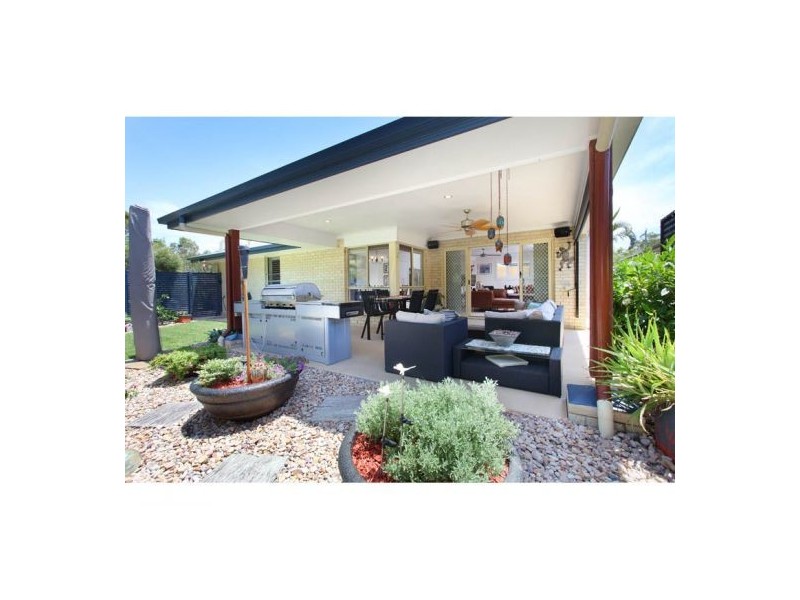 13 Farsley Place, Manly West QLD 4179