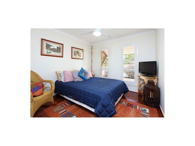 13 Farsley Place, Manly West QLD 4179