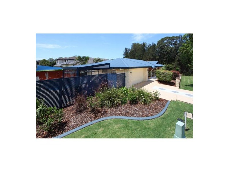 13 Farsley Place, Manly West QLD 4179