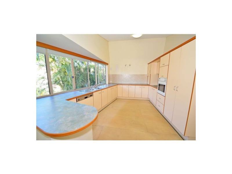 28 Churchill Street, Woolloongabba QLD 4102