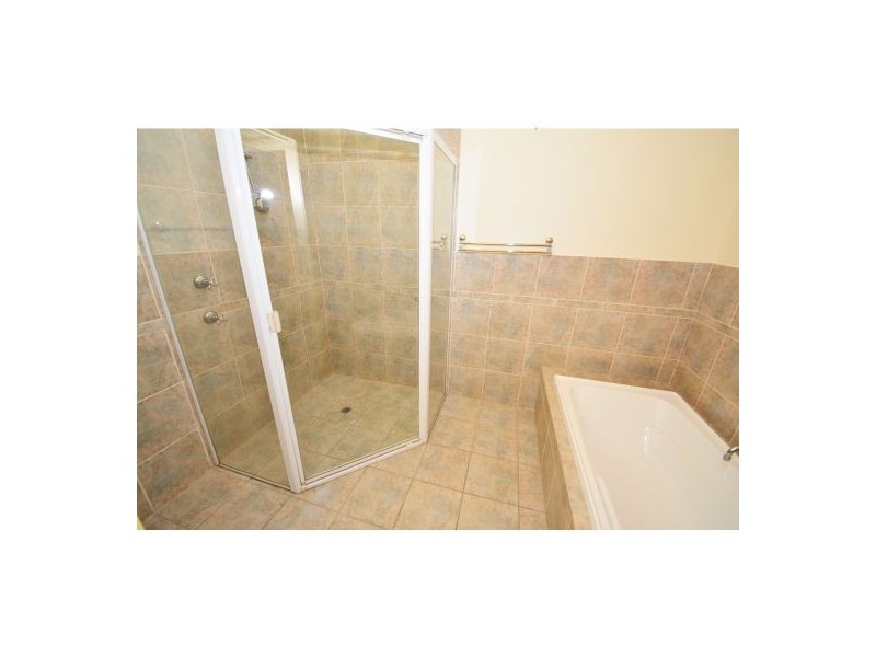 28 Churchill Street, Woolloongabba QLD 4102