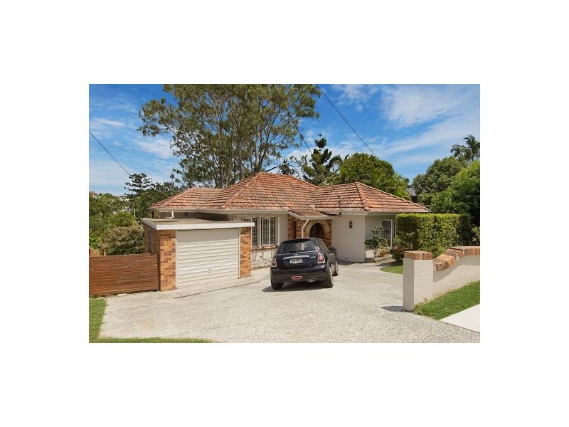 11 Eastwell Street, Coorparoo QLD 4151