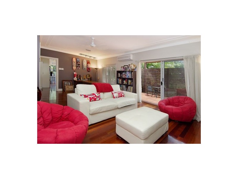 11 Eastwell Street, Coorparoo QLD 4151