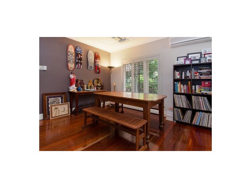 11 Eastwell Street, Coorparoo QLD 4151