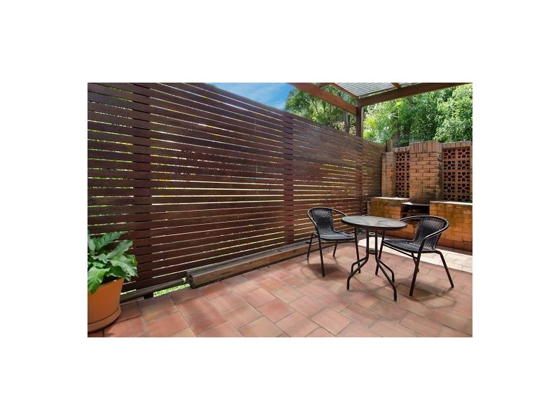 11 Eastwell Street, Coorparoo QLD 4151