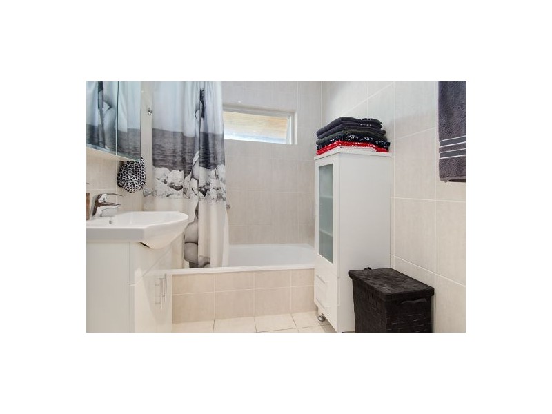 11 Eastwell Street, Coorparoo QLD 4151