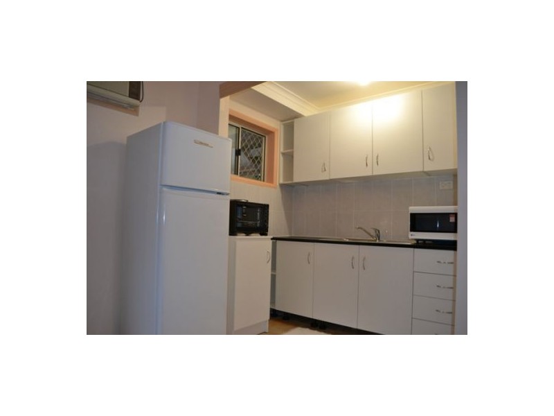 81b Gladstone Street, Coorparoo QLD 4151