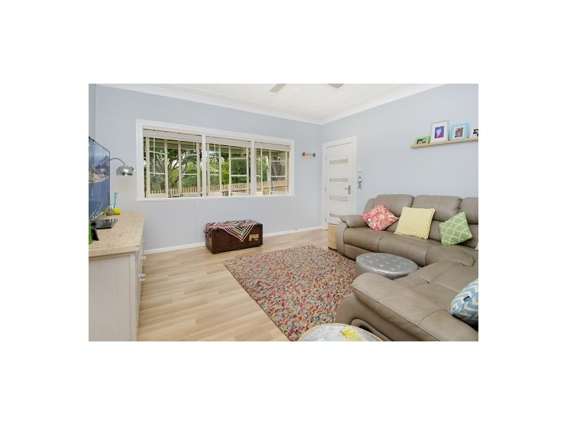 22 Mar Street, Holland Park QLD 4121