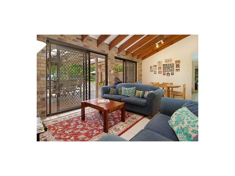 9 Glenheaton Ct, Carindale QLD 4152