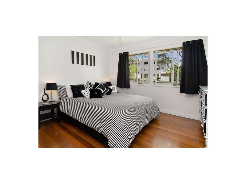 10 Doyle St, Coorparoo QLD 4151