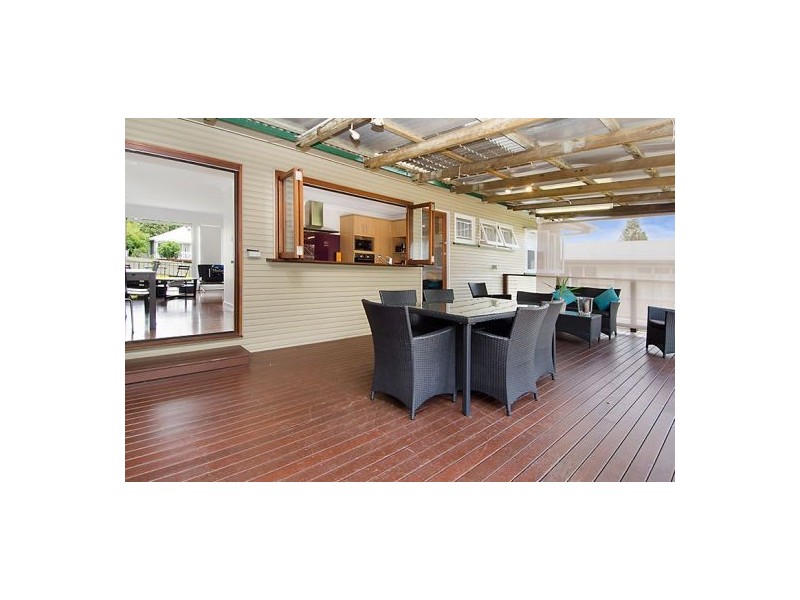 10 Doyle St, Coorparoo QLD 4151