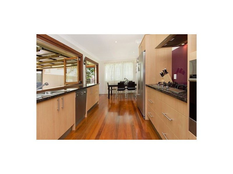 10 Doyle St, Coorparoo QLD 4151