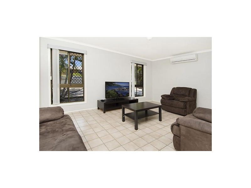 6 Baguette Street, Carina QLD 4152
