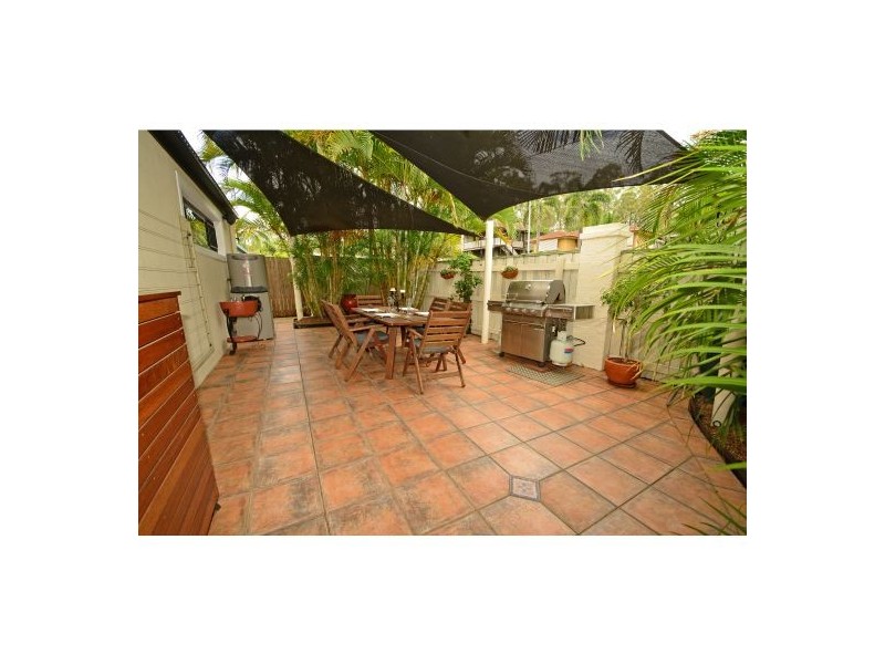 30 Estate Place, Holland Park West QLD 4121