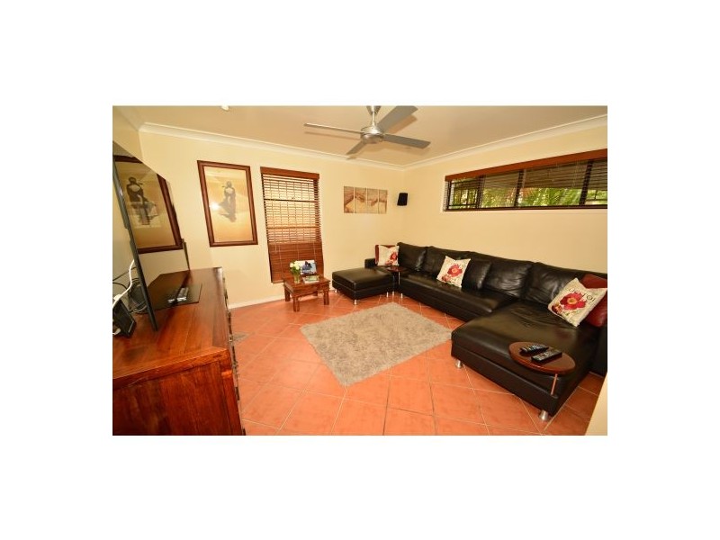 30 Estate Place, Holland Park West QLD 4121