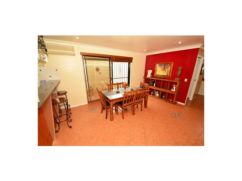 30 Estate Place, Holland Park West QLD 4121