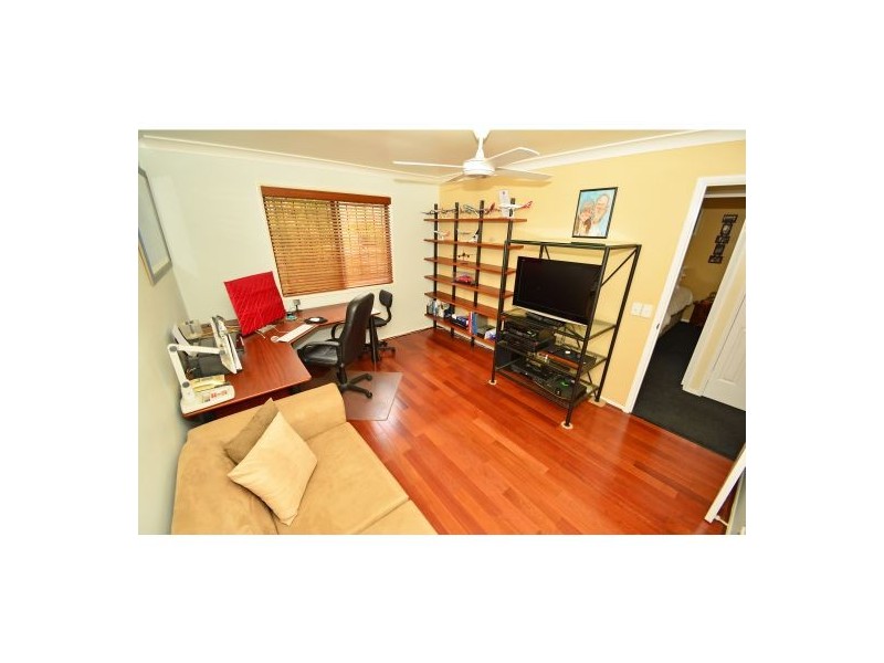 30 Estate Place, Holland Park West QLD 4121