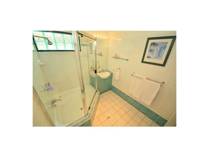 30 Estate Place, Holland Park West QLD 4121