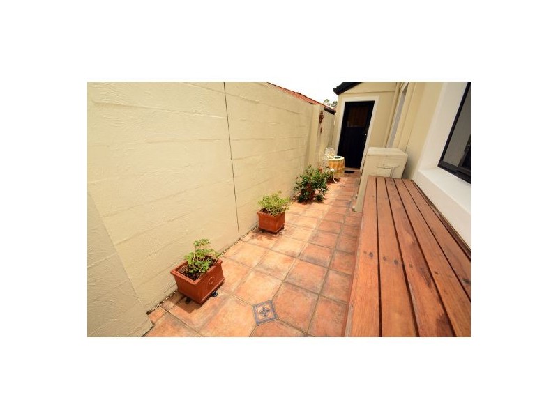 30 Estate Place, Holland Park West QLD 4121