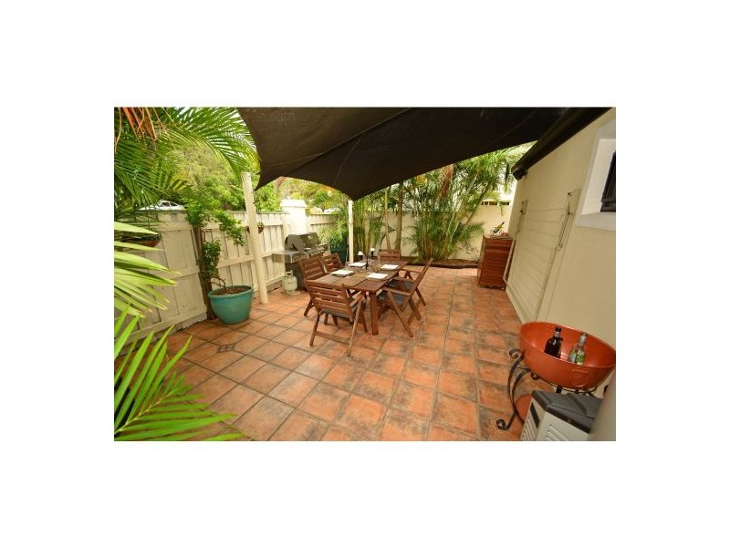 30 Estate Place, Holland Park West QLD 4121