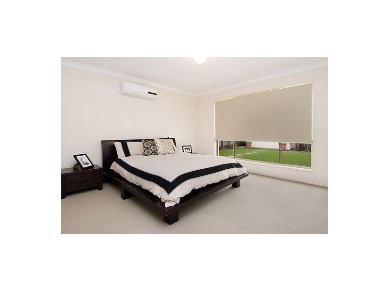 24 Tantanoola Street, Parkinson QLD 4115
