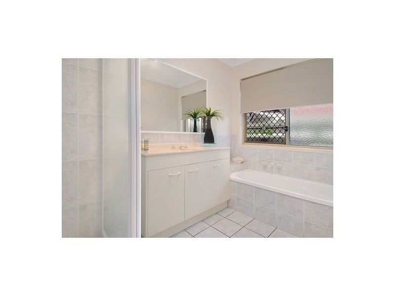 24 Tantanoola Street, Parkinson QLD 4115
