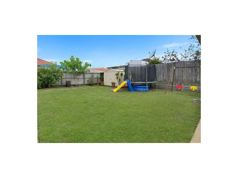 24 Tantanoola Street, Parkinson QLD 4115