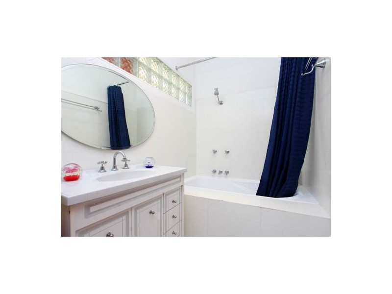 545 Cavendish Road, Coorparoo QLD 4151