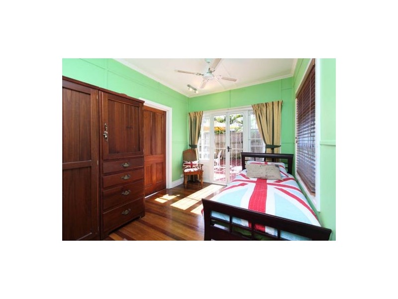 545 Cavendish Road, Coorparoo QLD 4151