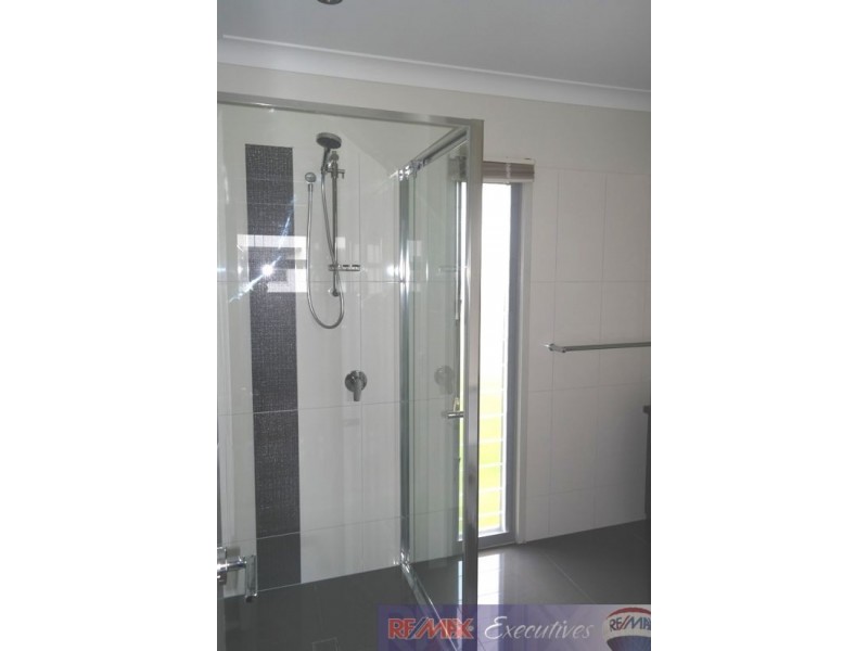 23 Cambridge Street, Carina Heights QLD 4152
